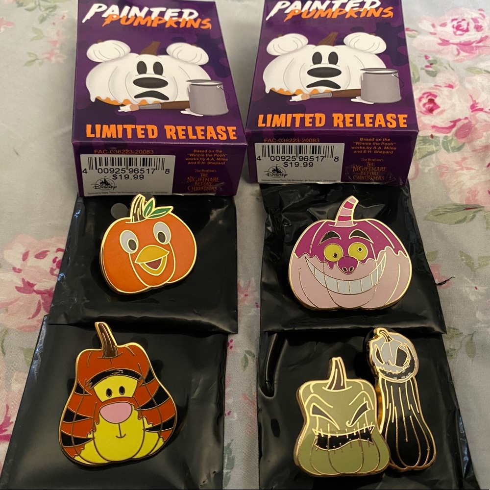 Disney pins